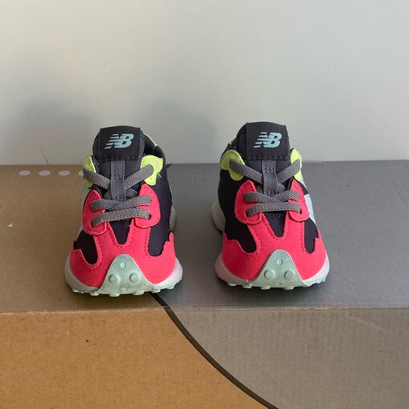 New Balance 327 Toddler Sneakers - SZ 4 C - Picture 6 of 16